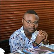 Prof de dessin (biologie/ illustration) et de bande dessinée (pour raconter des histoires)